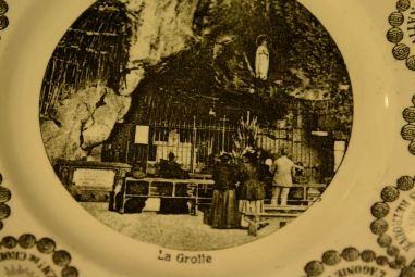 (n-324) Sarreguemines, kollektsioontaldrikud, 2tk