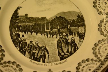 (n-324) Sarreguemines, kollektsioontaldrikud, 2tk