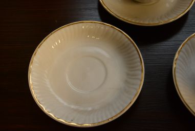 (n-331) Veritable Porzellan, espressotassid-taldrikud, 4tk