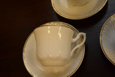 (n-331) Veritable Porzellan, espressotassid-taldrikud, 4tk