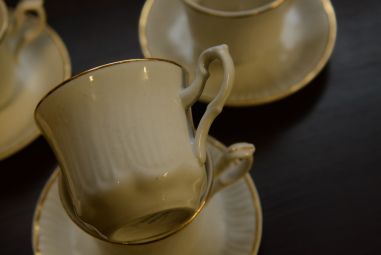 (n-331) Veritable Porzellan, espressotassid-taldrikud, 4tk