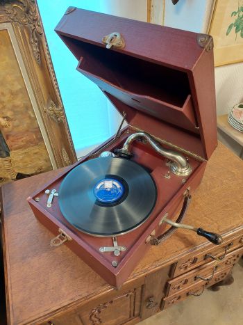 (10-428) Vana kohvergrammofon PARLOPHONE