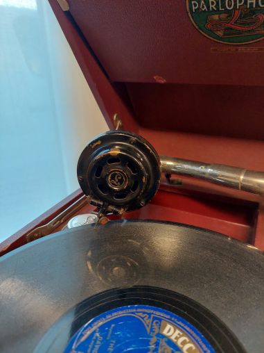 (10-428) Vana kohvergrammofon PARLOPHONE