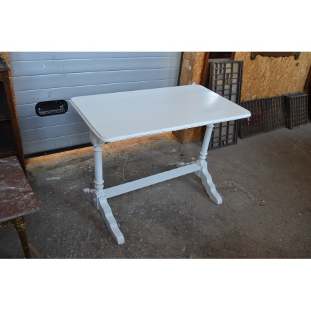 (10-522/2) Vana valge  pubilaud