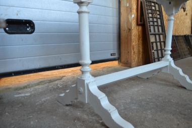 (10-522/2) Vana valge  pubilaud