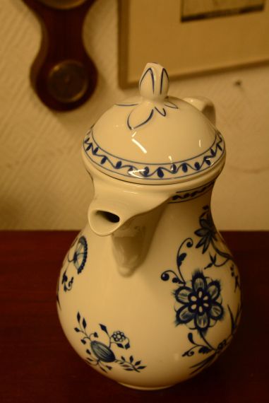 (n-3316) Kahla Zwiebelmuster kann