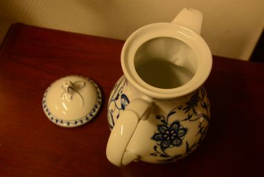 (n-3316) Kahla Zwiebelmuster kann