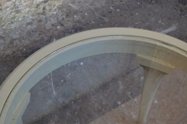 (10-941) Ümar hele klaasiga laud