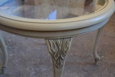 (10-941) Ümar hele klaasiga laud