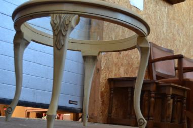 (10-941) Ümar hele klaasiga laud