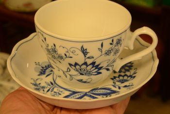 (n-3563) Form Marienbad Ingres Weiss, sibulamustriga kohvitassid-taldrikud, 5tk 2