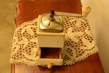 (n-3644)  Vana kohviveski