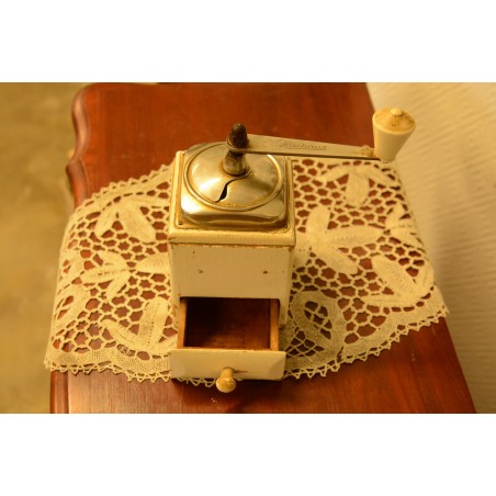 (n-3644)  Vana kohviveski