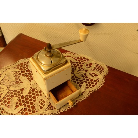 (n-3644)  Vana kohviveski