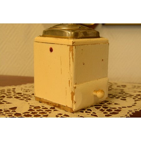 (n-3644)  Vana kohviveski