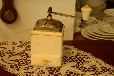 (n-3644)  Vana kohviveski