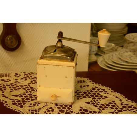 (n-3644)  Vana kohviveski