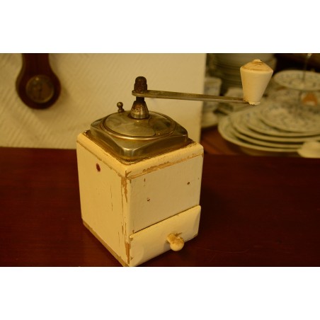 (n-3644)  Vana kohviveski