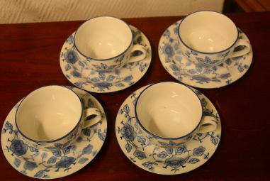 (n-3759/1) Lillelised tassid-taldrikud, 4tk