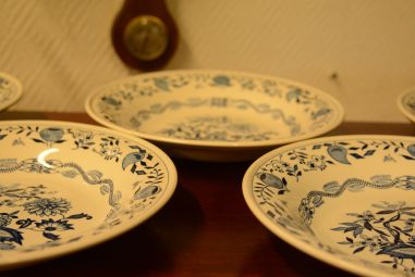 (n-2763) Boch Zwiebel, sibulamustriga supi-pastataldrikud, 5tk