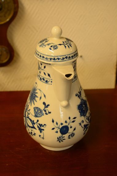 (n-3842/5) Kahla, Zwiebelmuster, sibulamustriga kann