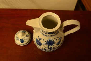 (n-3842/5) Kahla, Zwiebelmuster, sibulamustriga kann