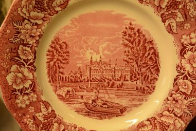 (n-3844) Palissy Pottery Staffordshire "Eton College", praetaldrikud, 2tk