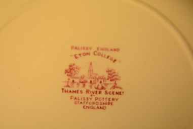 (n-3844) Palissy Pottery Staffordshire "Eton College", praetaldrikud, 2tk