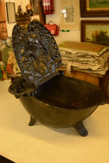 (11-028) Vana metallist söenõu