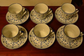 (n-3906/5) Õlelillemustriga kohvitassid-taldrikud, 6tk