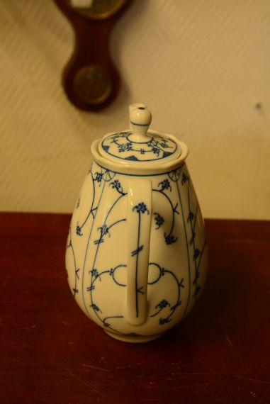 (n-3910) Bavaria Winterling  õlelillemustriga kann