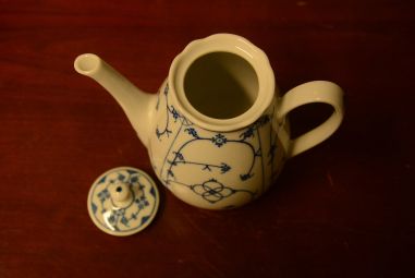 (n-3910) Bavaria Winterling  õlelillemustriga kann