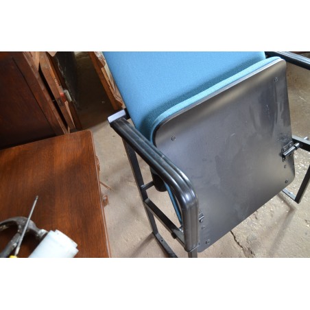 (L-209) Teatri või kinosaali toolid 50 tk