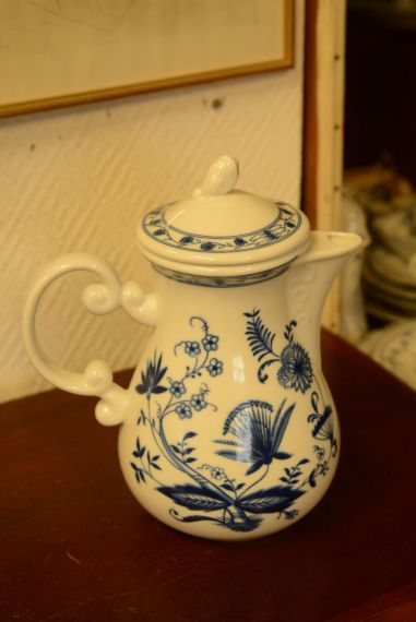 (n-3958/1) Wellco Krefeld Porzellan, sibulamustriline kann