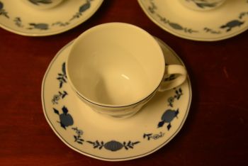 (n-3958/4) Wellco Krefeld Porzellan, sibulamustrilised tassid-taldrikud, 3tk 2