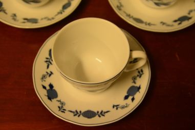 (n-3958/4) Wellco Krefeld Porzellan, sibulamustrilised tassid-taldrikud, 3tk