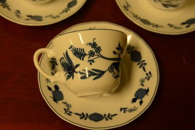 (n-3958/4) Wellco Krefeld Porzellan, sibulamustrilised tassid-taldrikud, 3tk