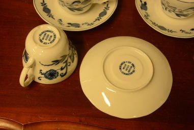 (n-3958/4) Wellco Krefeld Porzellan, sibulamustrilised tassid-taldrikud, 3tk