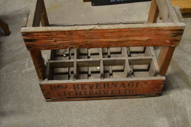 (11-383/1) Vana õllekast