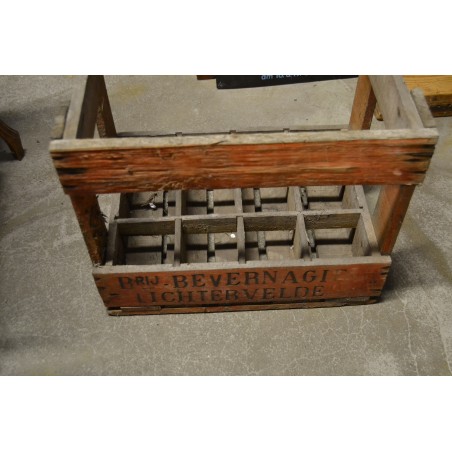 (11-383/1) Vana õllekast