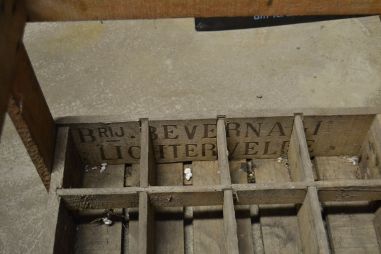 (11-383/1) Vana õllekast