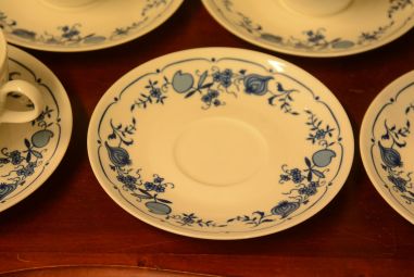 (n-3987/2) Jlmenau, Echt Kobalt, sibulamustriga kohvitassid-taldrikud, 6tk