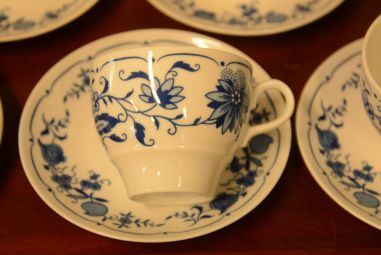 (n-3987/2) Jlmenau, Echt Kobalt, sibulamustriga kohvitassid-taldrikud, 6tk