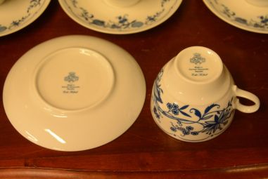 (n-3987/2) Jlmenau, Echt Kobalt, sibulamustriga kohvitassid-taldrikud, 6tk