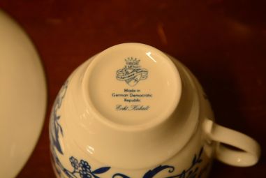 (n-3987/2) Jlmenau, Echt Kobalt, sibulamustriga kohvitassid-taldrikud, 6tk