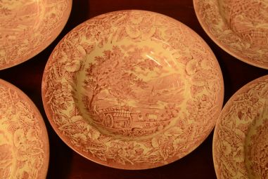 (n-4001/3) English Ironstone punased supi-pastataldrikud, 5tk