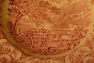 (n-4001/3) English Ironstone punased supi-pastataldrikud, 5tk