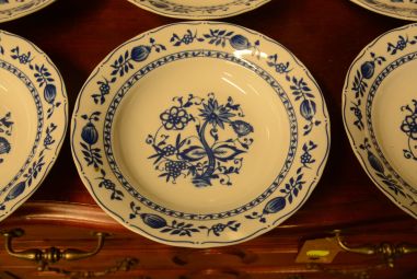 (n-4087) MG porzellan sibulamustrilised supi-pastataldrikud, 6tk