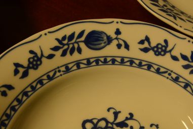 (n-4087) MG porzellan sibulamustrilised supi-pastataldrikud, 6tk