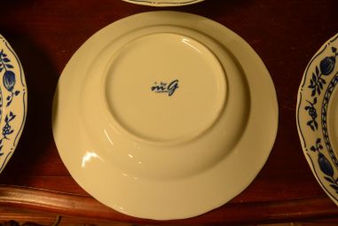 (n-4087) MG porzellan sibulamustrilised supi-pastataldrikud, 6tk